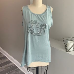 WOMAN TOP NWT